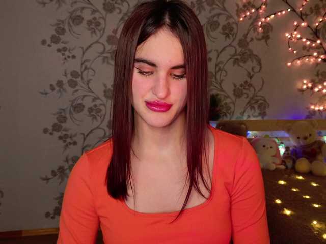 FridaCure's BongaCams show and profile