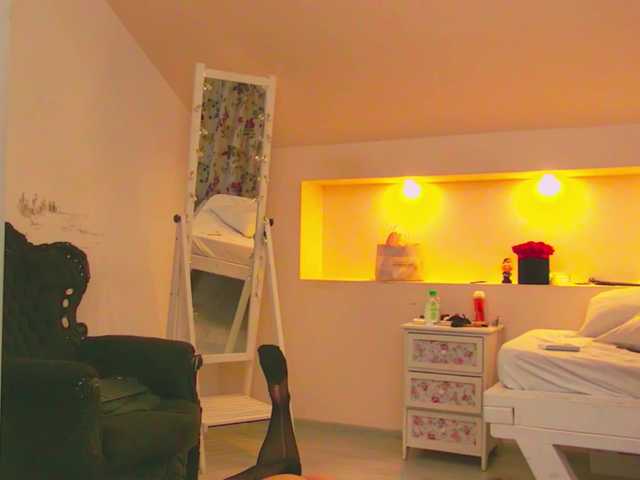 KeiraDark's BongaCams show and profile