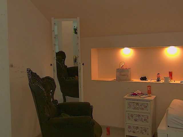 KeiraDark's BongaCams show and profile