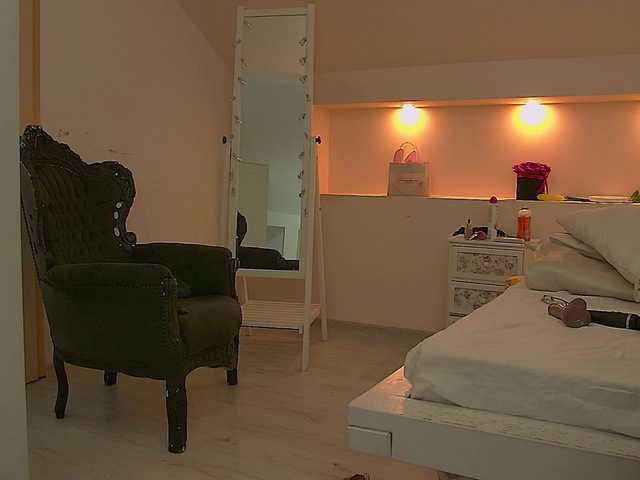 KeiraDark's BongaCams show and profile