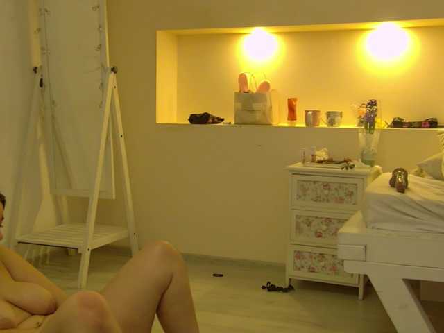 KeiraDark's BongaCams show and profile