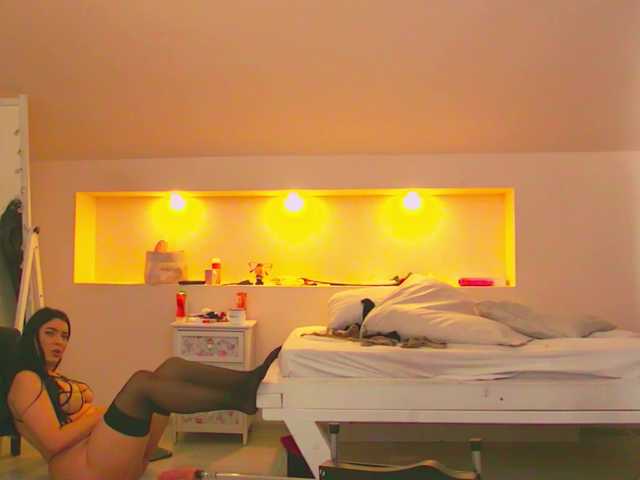 KeiraDark's BongaCams show and profile