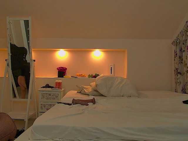 KeiraDark's BongaCams show and profile