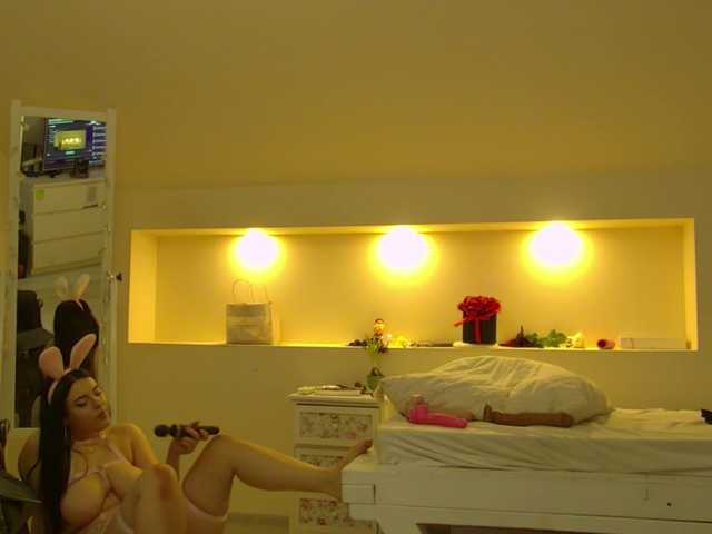 KeiraDark's BongaCams show and profile