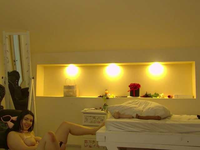 KeiraDark's BongaCams show and profile