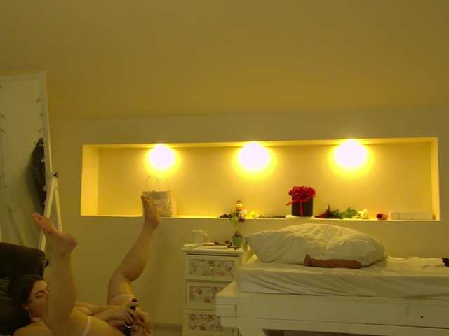 KeiraDark's BongaCams show and profile