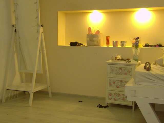 KeiraDark's BongaCams show and profile