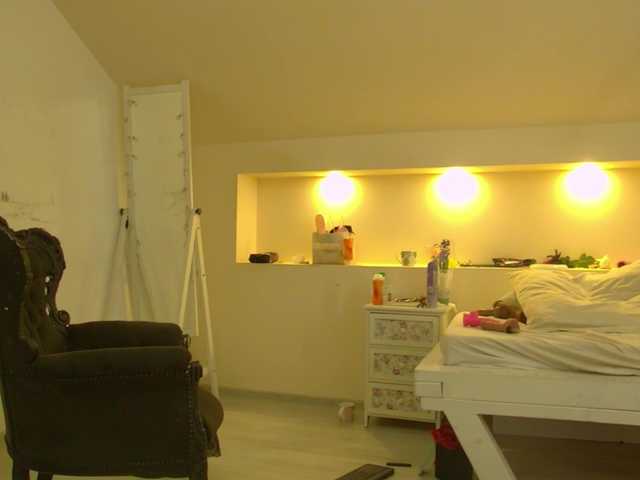 KeiraDark's BongaCams show and profile