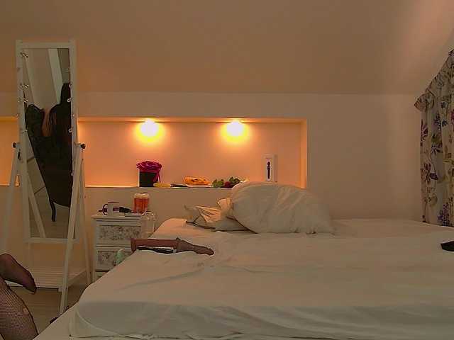 KeiraDark's BongaCams show and profile