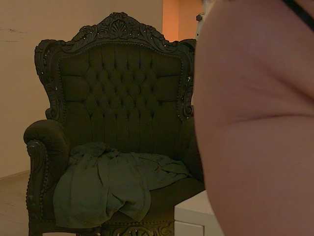 Sex chat gratuit in direct cu KeiraDark pe BongaCams