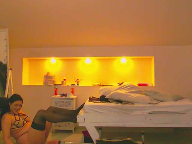 KeiraDark's BongaCams show and profile