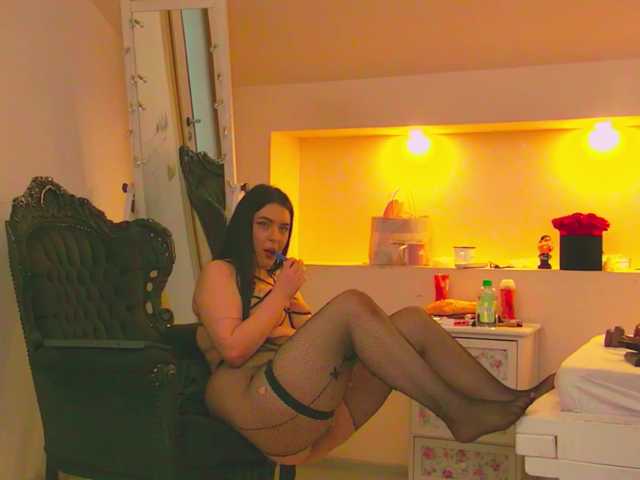 KeiraDark's BongaCams show and profile