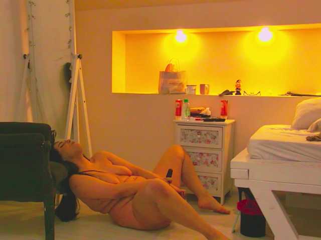 KeiraDark's BongaCams show and profile