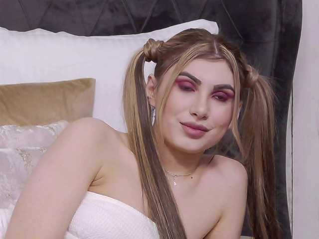 SweetAnisia's BongaCams show and profile