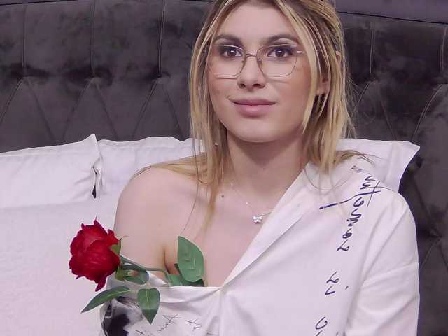 SweetAnisia's BongaCams show and profile