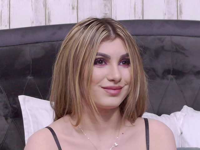 SweetAnisia's BongaCams show and profile