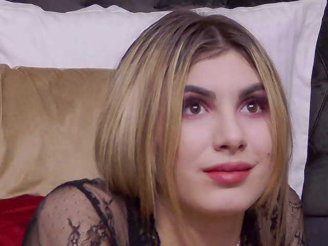 SweetAnisia webcam