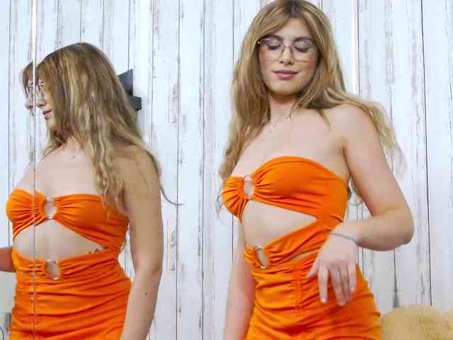 SweetAnisia webcam