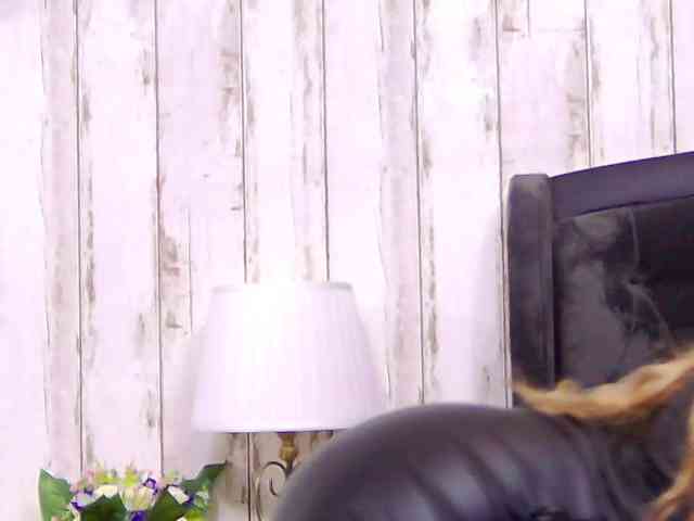 SweetAnisia webcam
