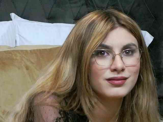 SweetAnisia webcam