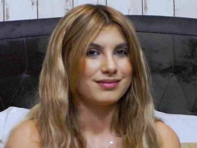 SweetAnisia webcam