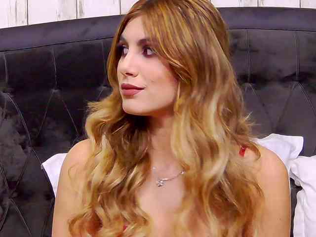 SweetAnisia webcam