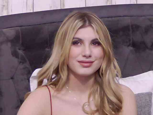 SweetAnisia webcam