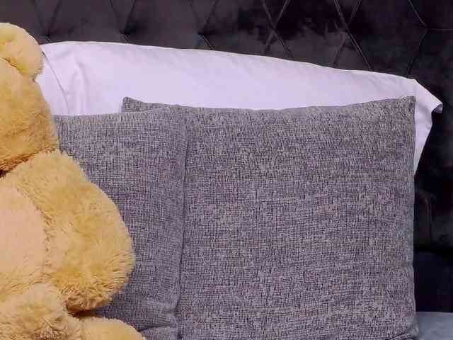 SweetAnisia webcam