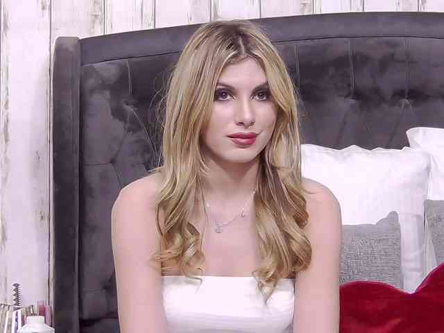 SweetAnisia webcam