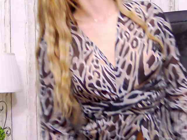 SweetAnisia webcam