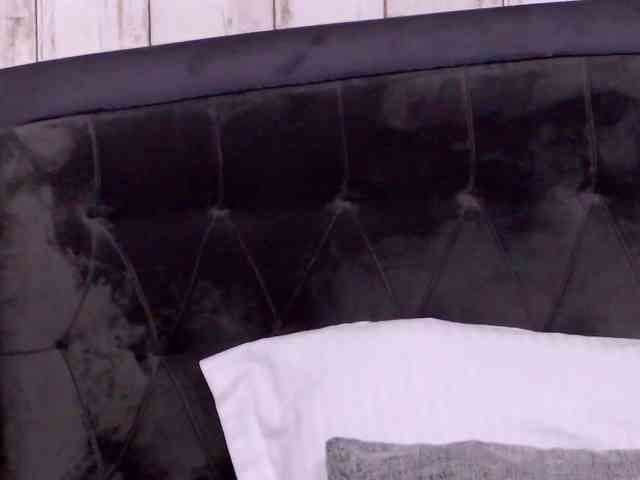SweetAnisia webcam