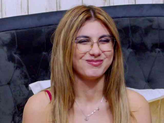 SweetAnisia webcam