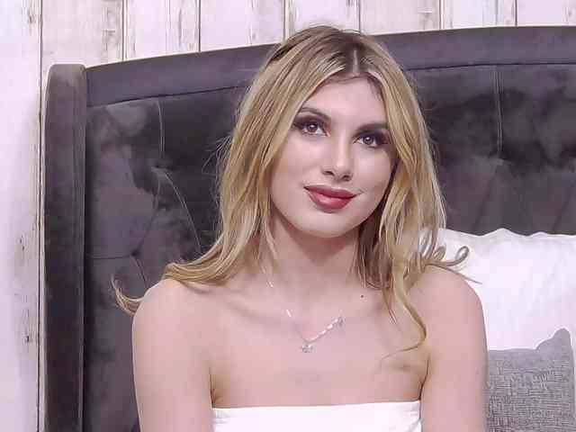 SweetAnisia webcam