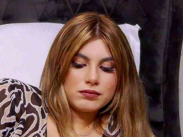 SweetAnisia webcam