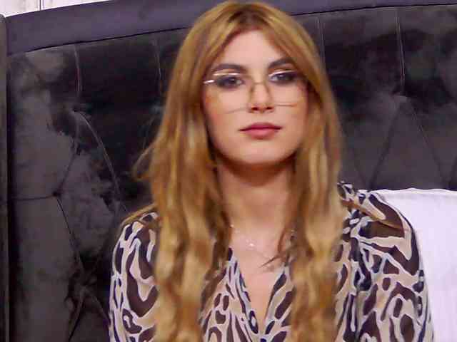 SweetAnisia webcam