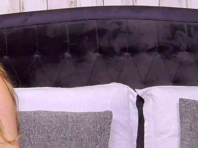 SweetAnisia webcam