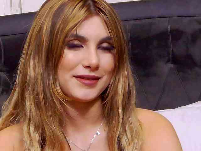 SweetAnisia webcam