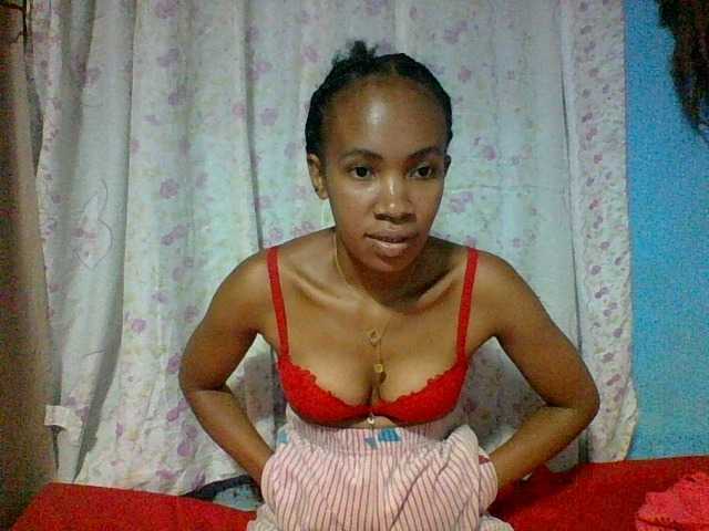 Laynna on BongaCams 