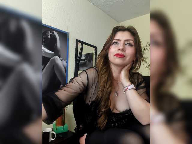 AnthonelaBella's BongaCams show and profile