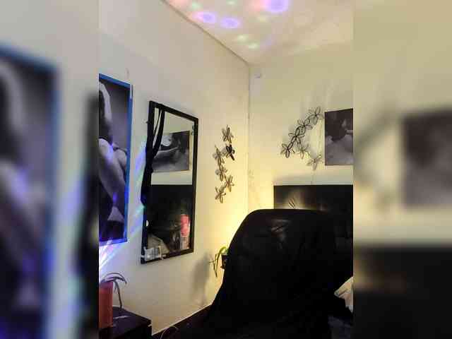 AnthonelaBella webcam