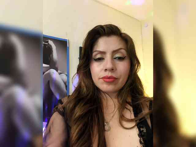 AnthonelaBella webcam