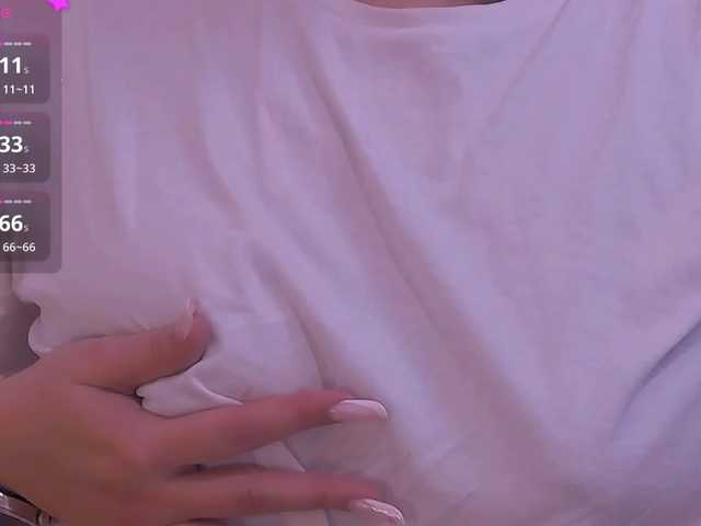 ArielBlossom Live Cam on BongaCams