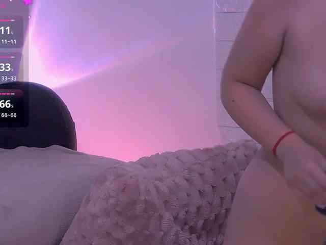ArielBlossom webcam
