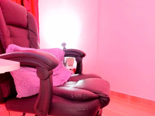 Sahaara's BongaCams show and profile