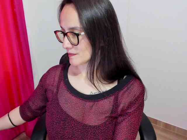 Sensual_Sahaara webcam