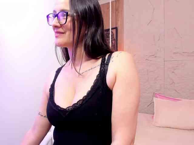 Sensual_Sahaara webcam