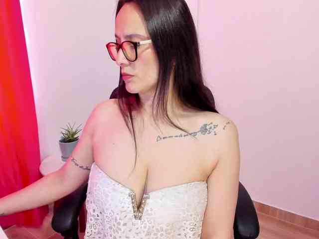 Sensual_Sahaara webcam