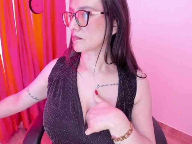 Sensual_Sahaara webcam