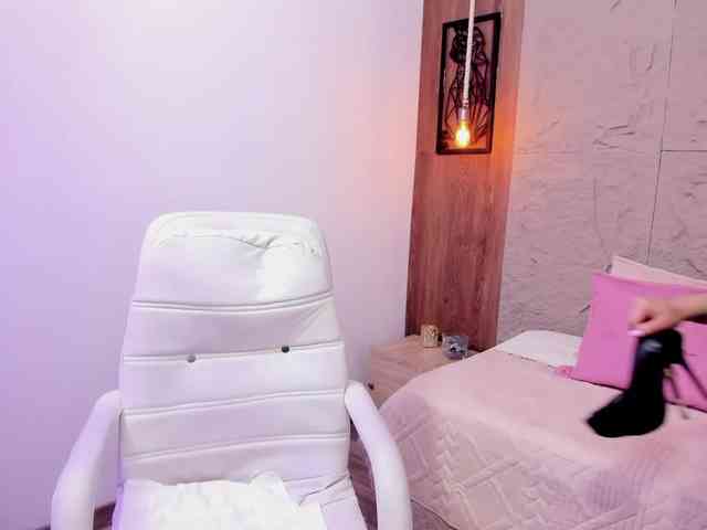 Sensual_Sahaara webcam