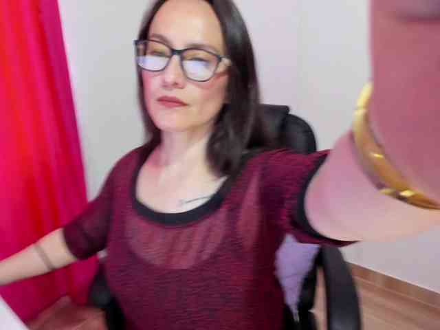 Sensual_Sahaara webcam